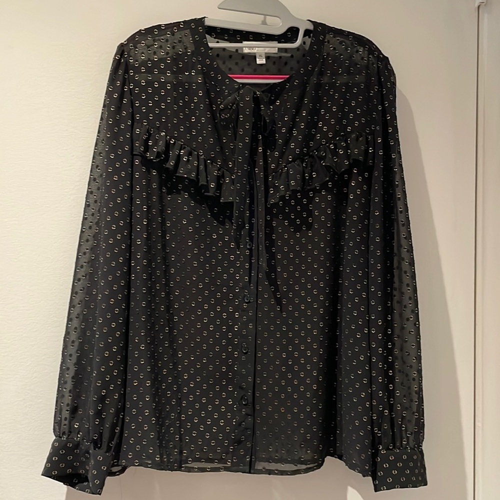 Neiman Marcus Sheer Neck Tie Blouse with Ruffle at ches, Black with gold, Sz XL